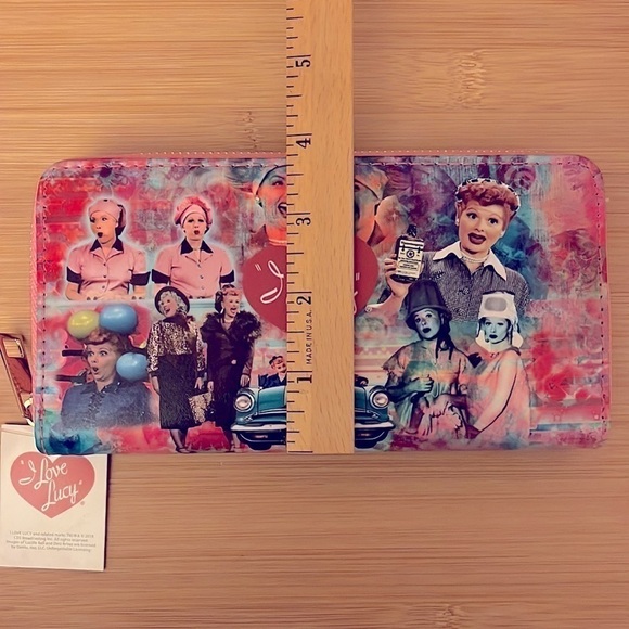 Brand New "I Love Lucy" Best Friends Graphic Colorful Wristlet Zip Around Wallet - Picture 7 of 15